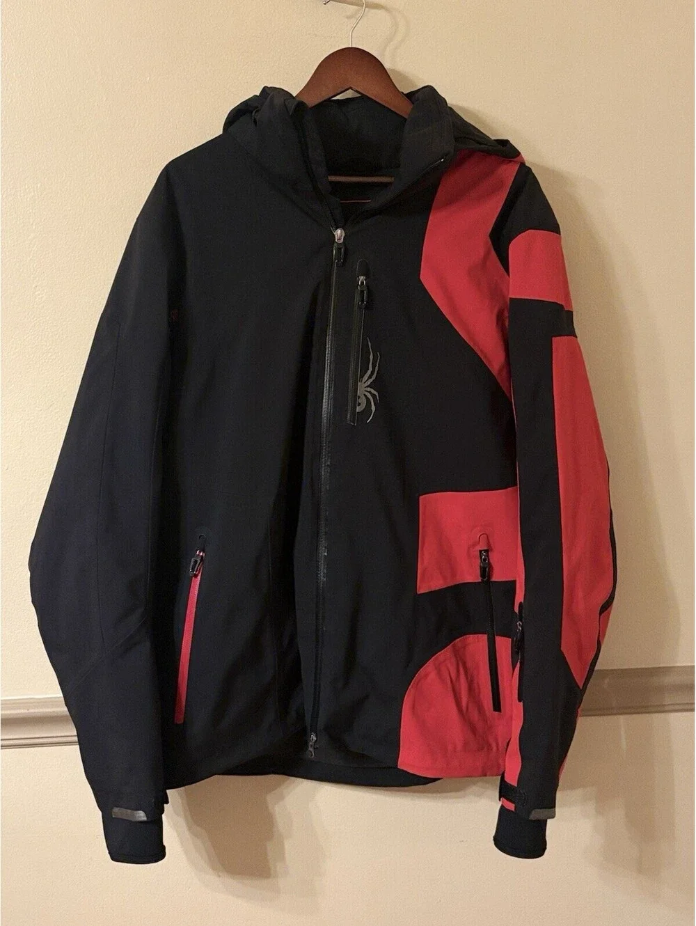 Spyder F12 Ski Snowboard Jacket Men’s Black Red Hooded Waterproof Size XL